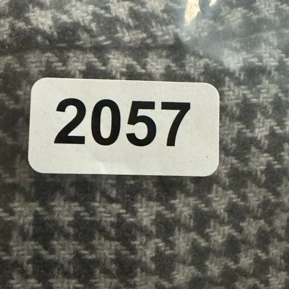 Uniqlo Monochrome Houndstooth Mini Skirt - Picture 11 of 11